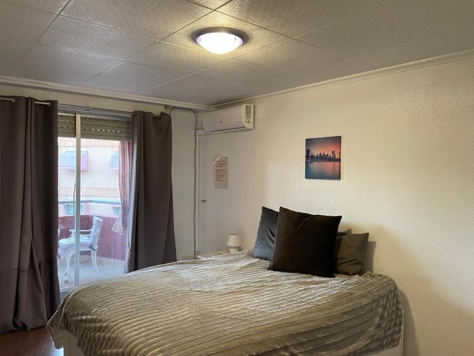 Piso Grande Amplio para grandes grupos 4 Dormitorios 2 baños, 4AC y WIFI Alicante Exterior foto