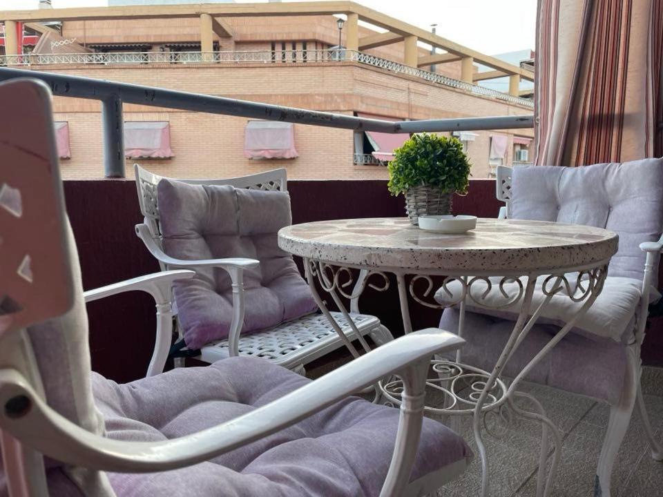 Piso Grande Amplio para grandes grupos 4 Dormitorios 2 baños, 4AC y WIFI Alicante Exterior foto