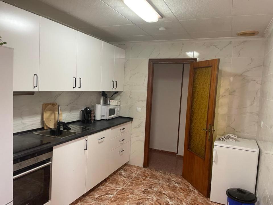 Piso Grande Amplio para grandes grupos 4 Dormitorios 2 baños, 4AC y WIFI Alicante Exterior foto