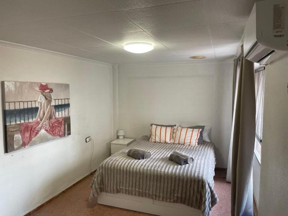 Piso Grande Amplio para grandes grupos 4 Dormitorios 2 baños, 4AC y WIFI Alicante Exterior foto