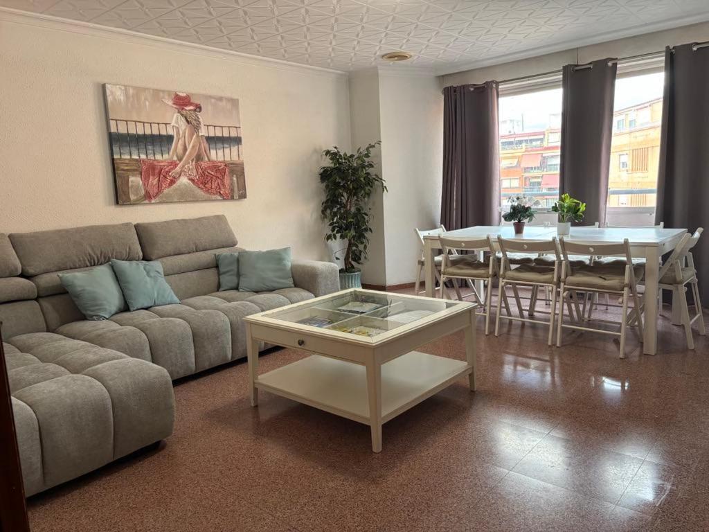 Piso Grande Amplio para grandes grupos 4 Dormitorios 2 baños, 4AC y WIFI Alicante Exterior foto