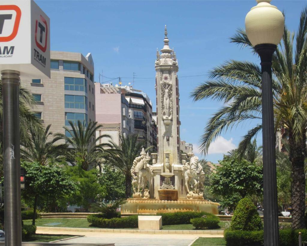 Piso Grande Amplio para grandes grupos 4 Dormitorios 2 baños, 4AC y WIFI Alicante Exterior foto