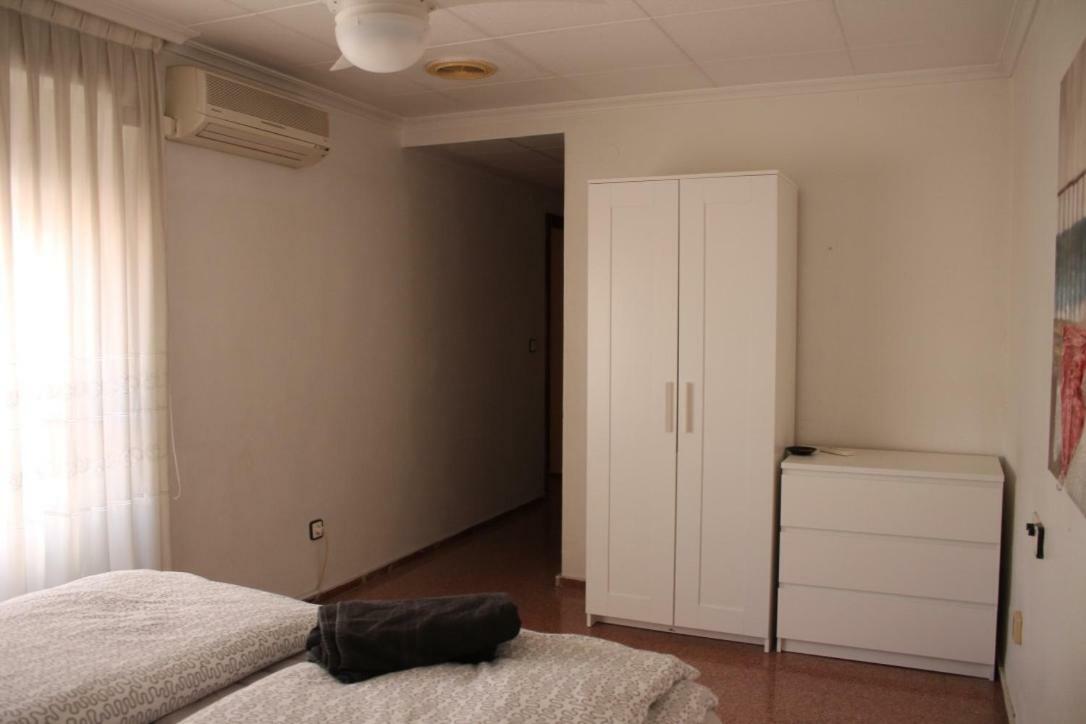 Piso Grande Amplio para grandes grupos 4 Dormitorios 2 baños, 4AC y WIFI Alicante Exterior foto
