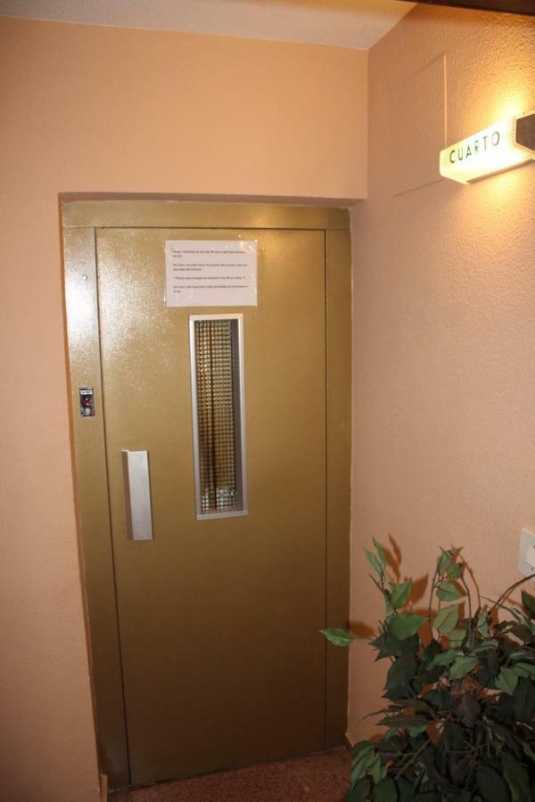Piso Grande Amplio para grandes grupos 4 Dormitorios 2 baños, 4AC y WIFI Alicante Exterior foto
